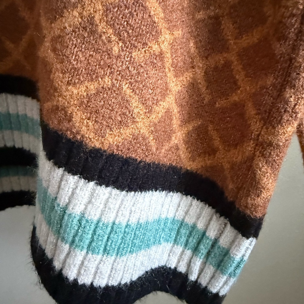 Yest Brown Geometric V Neck Sweater Striped Hem Size 10 - Picture 3 of 4